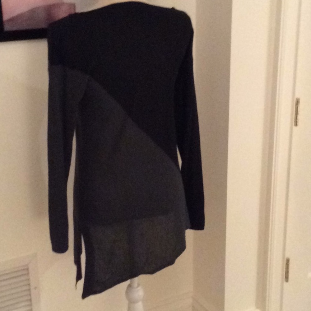 Tahari Tunic Sweater - Picture 2 of 3